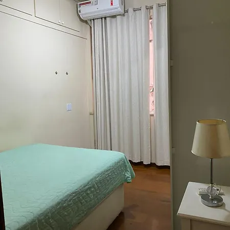 Quarto Privativo A Uma Quadra Da Praia De Copacabana Rio de Janeiro Exterior photo
