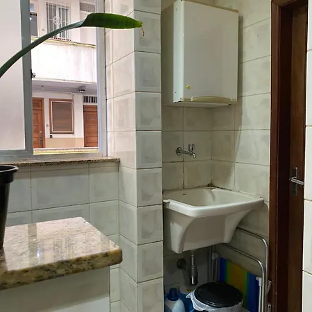 Quarto Privativo A Uma Quadra Da Praia De Copacabana Rio de Janeiro Exterior photo